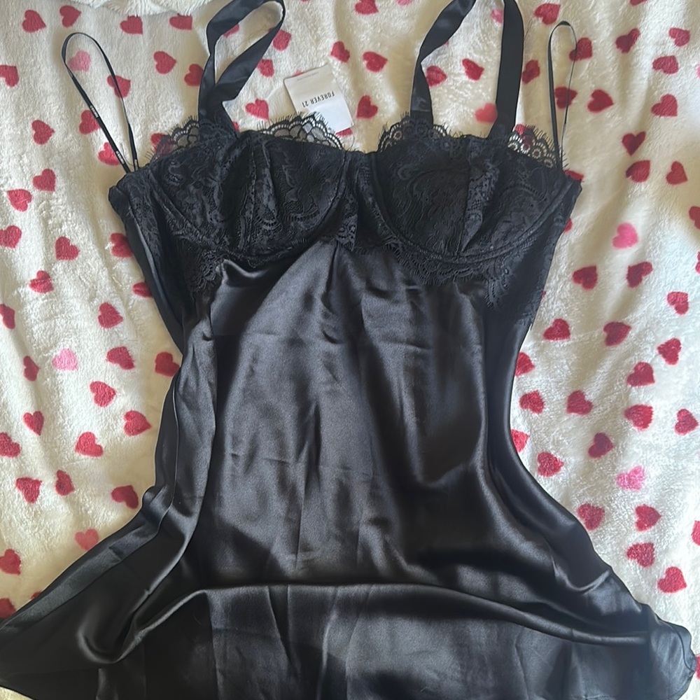 Elegant Black Lace Satin Chemise